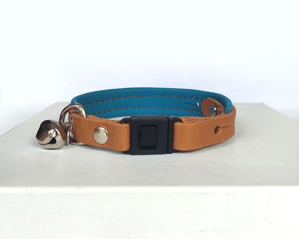 Leather cat collar